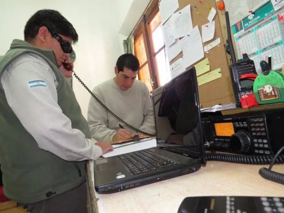 Destacan desempeño de radio operador no vidente de Defensa Civil