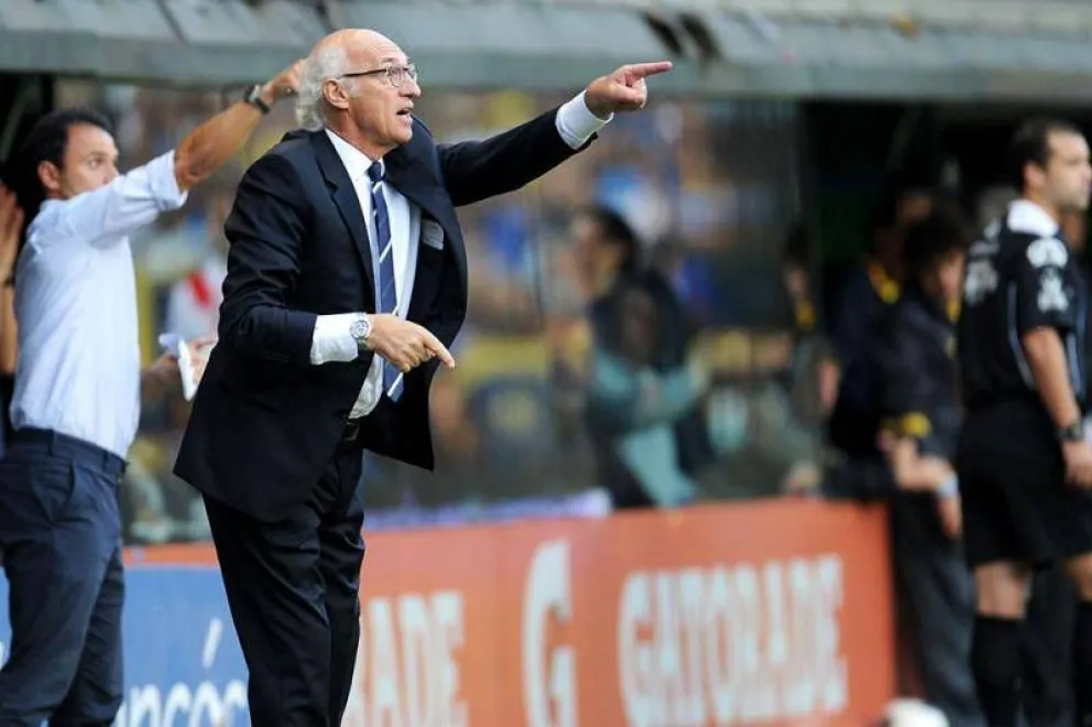 “El empate es lógico, pero jugamos mejor que River”, aseguró Bianchi