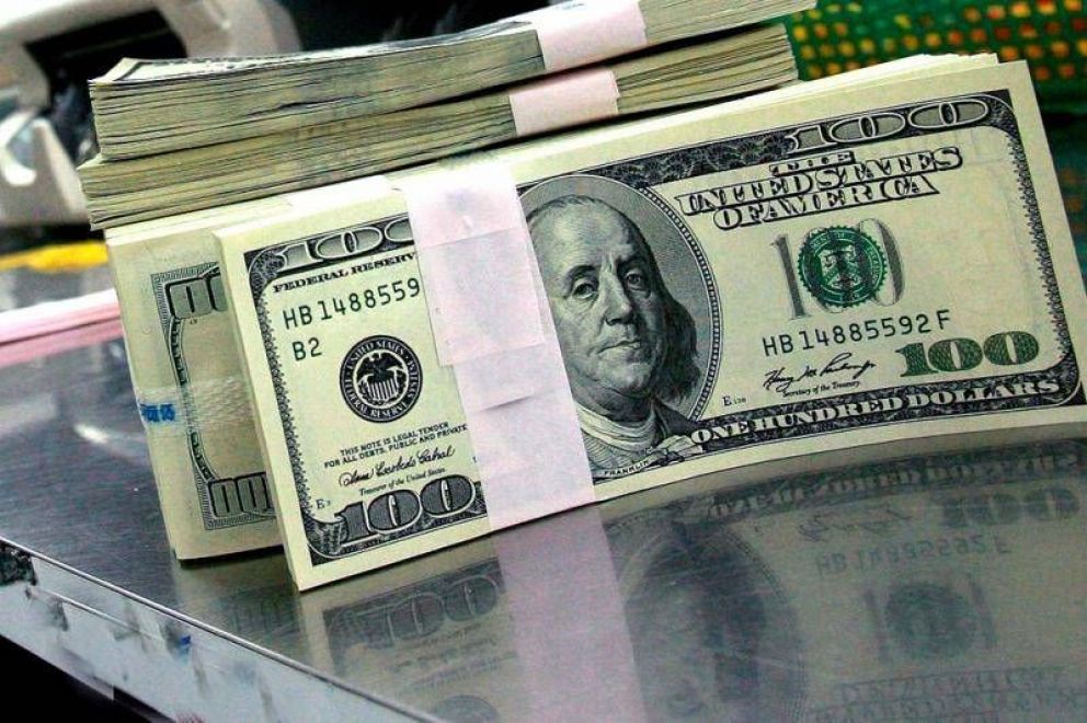 Efecto PASO: El dólar blue llegó a $700, pero no se hacen operaciones
