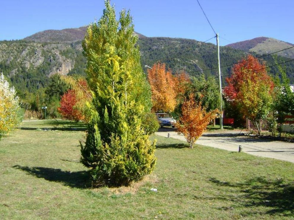 El otoño comienza a teñir de colores el paisaje de Bariloche