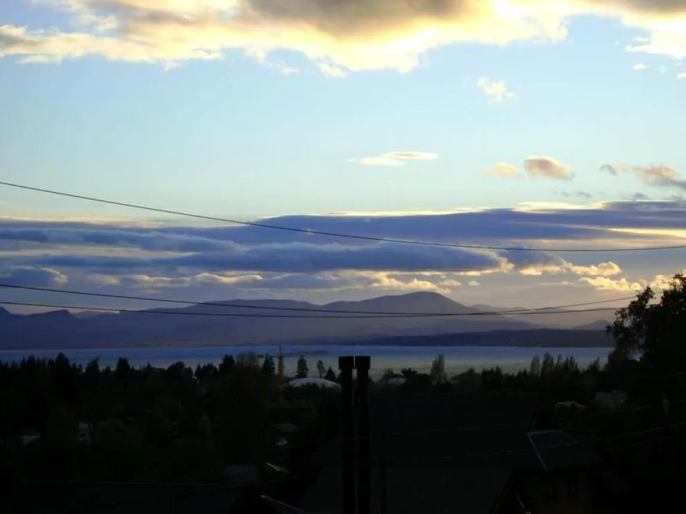Martes con 22 grados de máxima y cielo parcialmente nublado en Bariloche