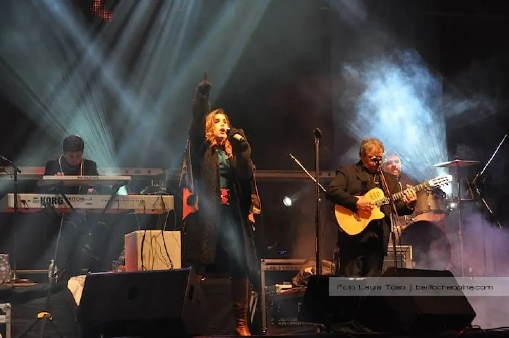 Última jornada de la Fiesta Nacional de la Nieve 2024: elección de la Reina y cierre con Soledad