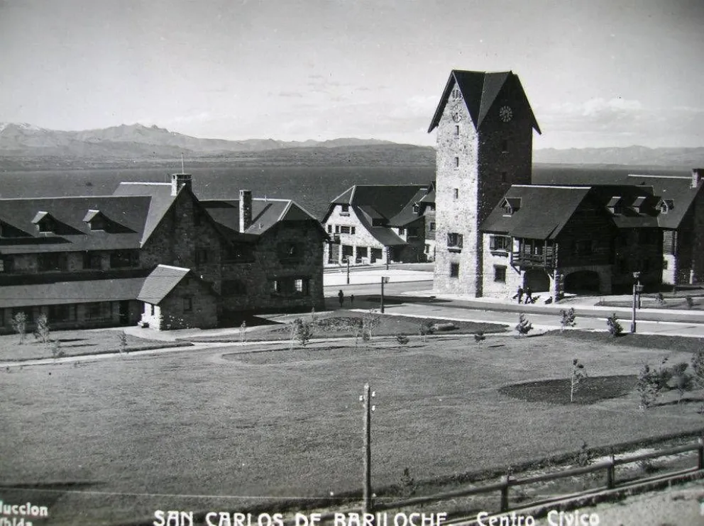 Concejo Municipal rinde homenaje a los antiguos pobladores de la ciudad