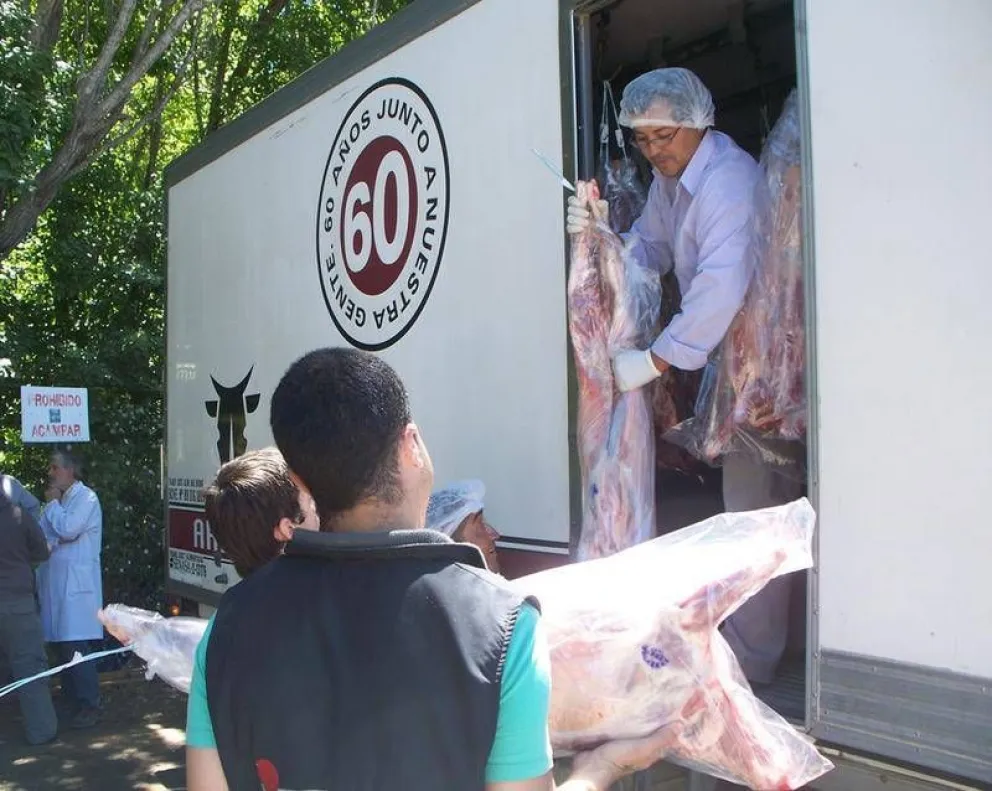 Vuelve la venta de chivos y corderos para las fiestas de fin de año