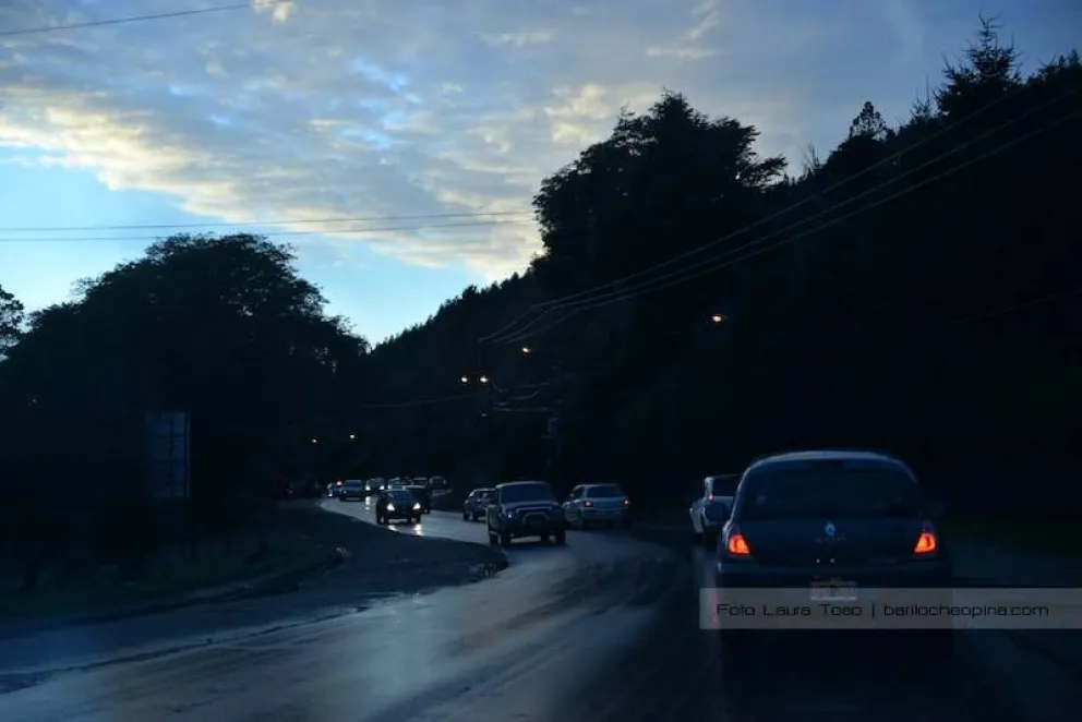Se registran importantes demoras en el ingreso por Bustillo y Pioneros