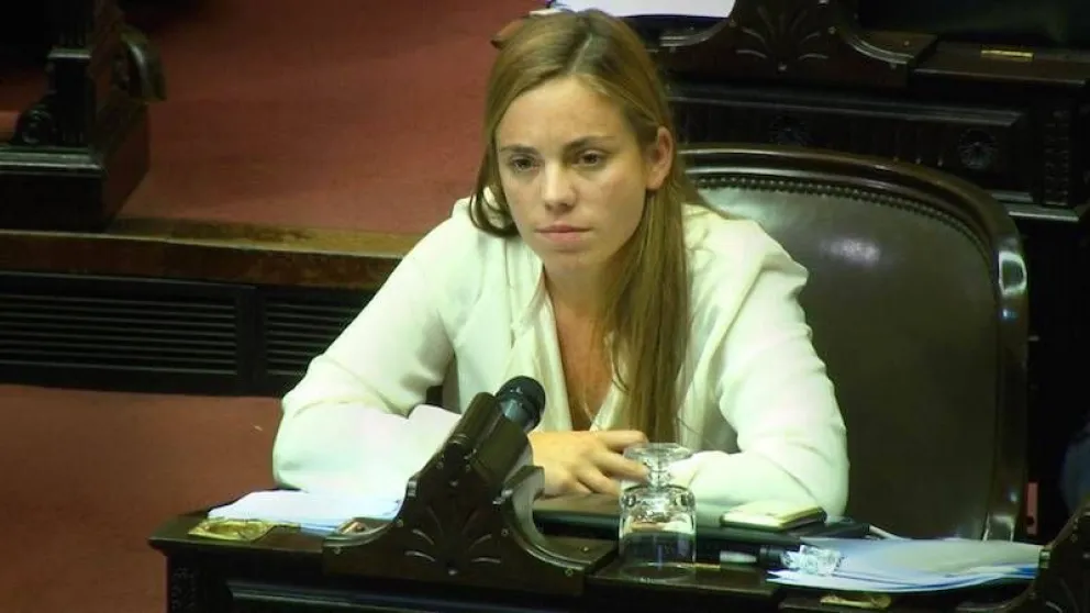 Emilia Soria contra los gobernadores del PJ: "Son prostitutas de Macri"