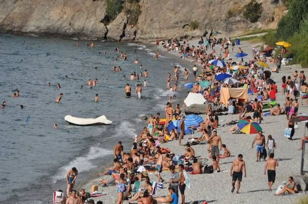Turismo: Carreras anticipa una temporada de verano "intensa" en Río Negro