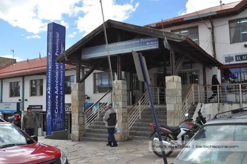 Pagan a provinciales