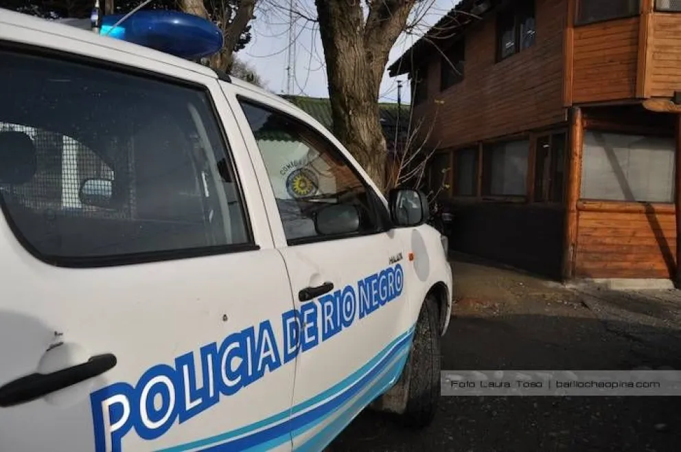 Tres detenidos cuando huían con caños de pvc que sustrajeron de un corralón