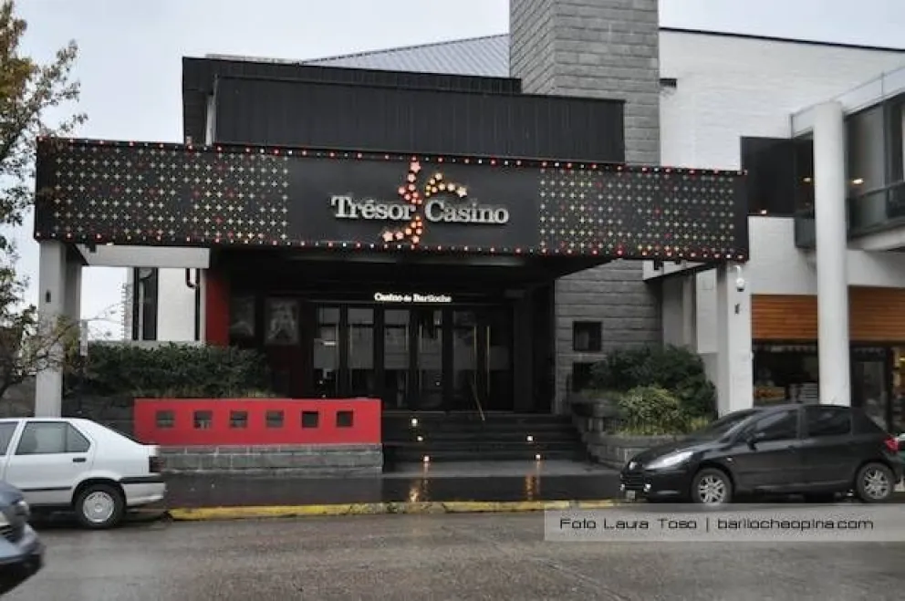 Se firmó el contrato de los casinos de Bariloche, El Bolsón y Jacobacci