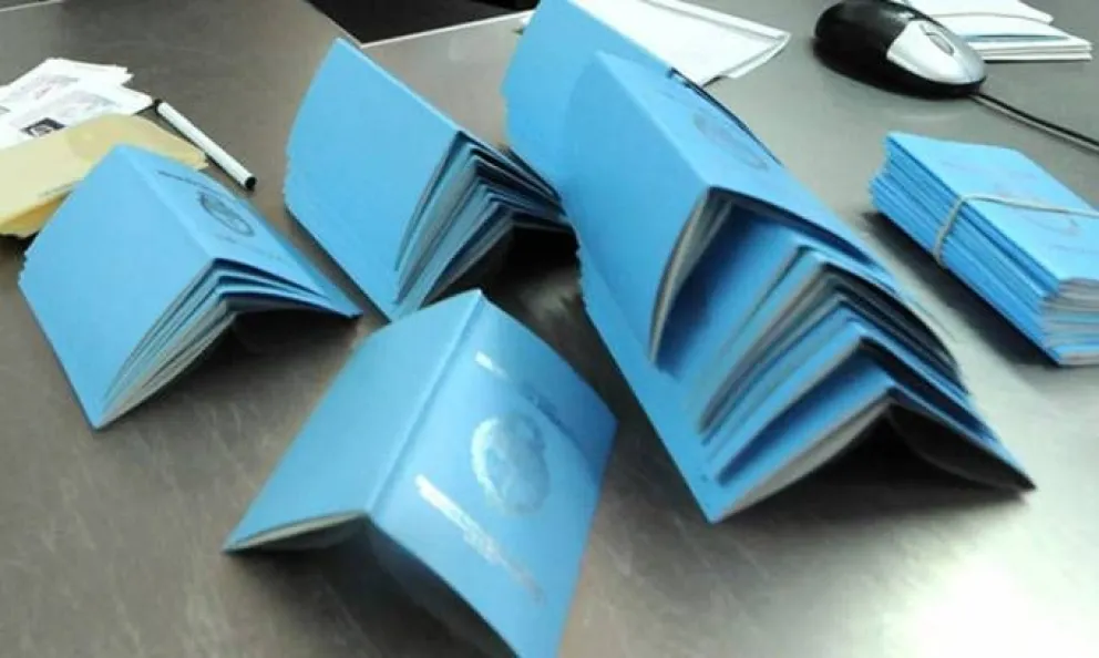 Los DNI libreta verde y celeste sólo se utilizarán hasta el 31 de marzo