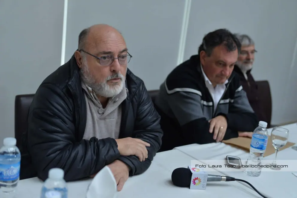 Fuerte rechazo de la oposición al cambio de fecha de las elecciones