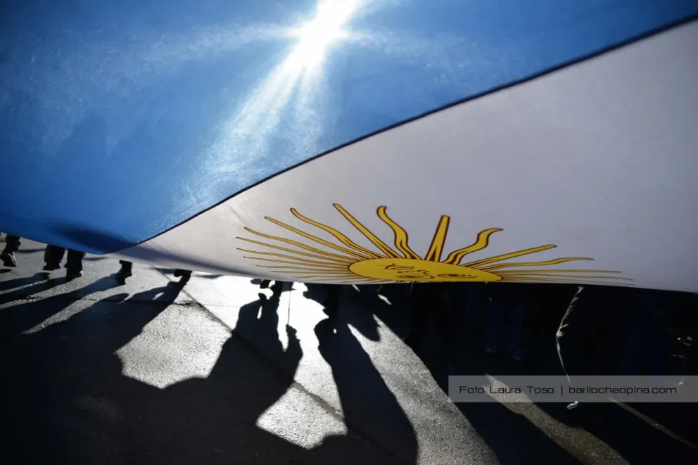 Invitan a colegios y escuelas a sumarse al acto de Promesa a la Bandera