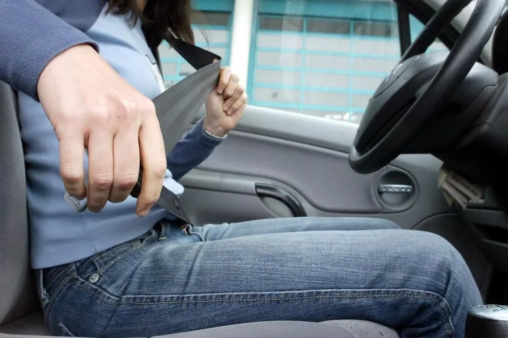 Elementos de seguridad obligatorios en un vehículo