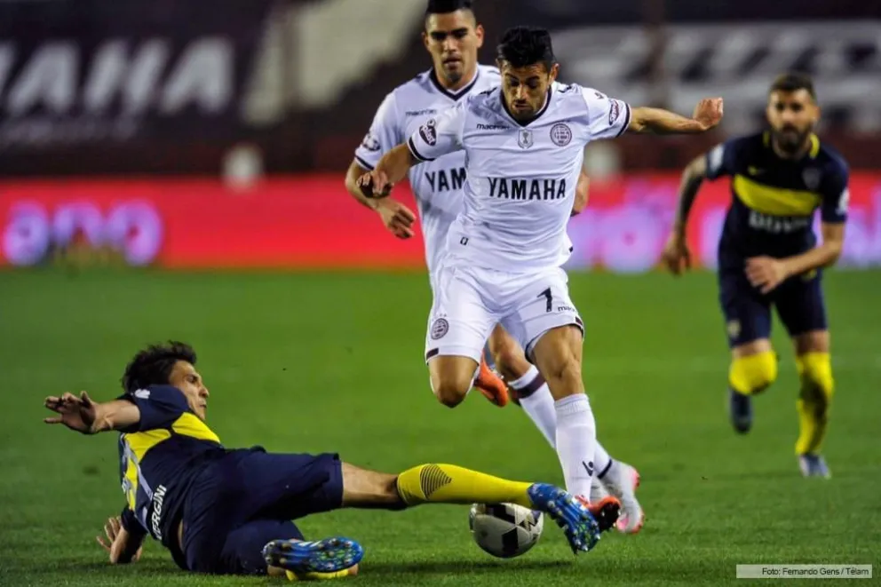 Lanús erró un penal, pero después estrenó su título con una victoria ante Boca