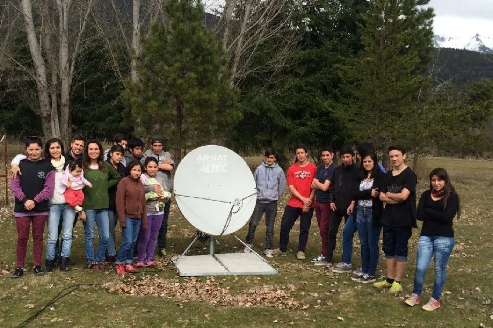 Llevan internet a 25 parajes a través del  ARSAT 1