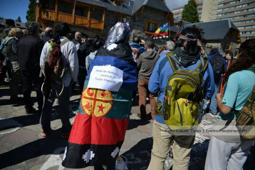 Mapuches denunciaron en el Centro Cívico la represión de Cushamen
