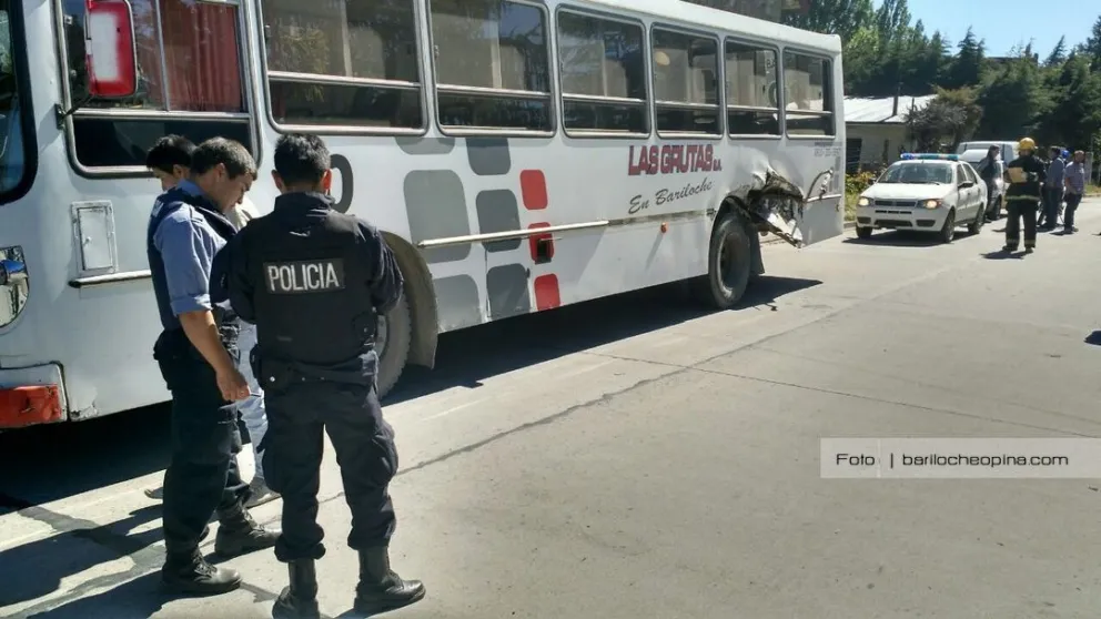 Choque entre una locomotora y un colectivo en el Ñireco: Indemnizarán a una pasajera