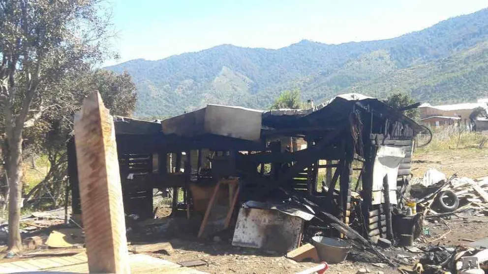 Un hombre murió y su hijo sufrió quemaduras en el incendio de su ...
