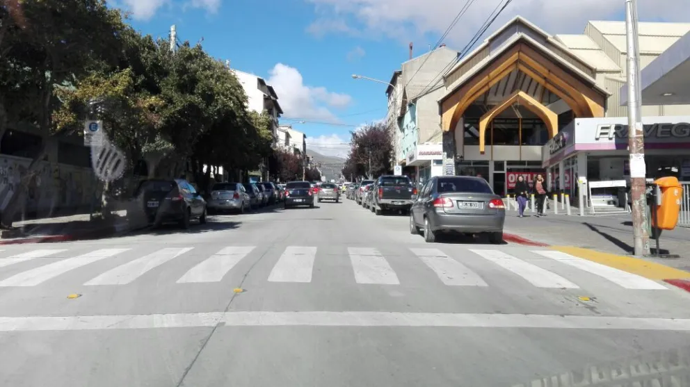 Un hombre agredió a un trabajador del estacionamiento medido y le robó su celular