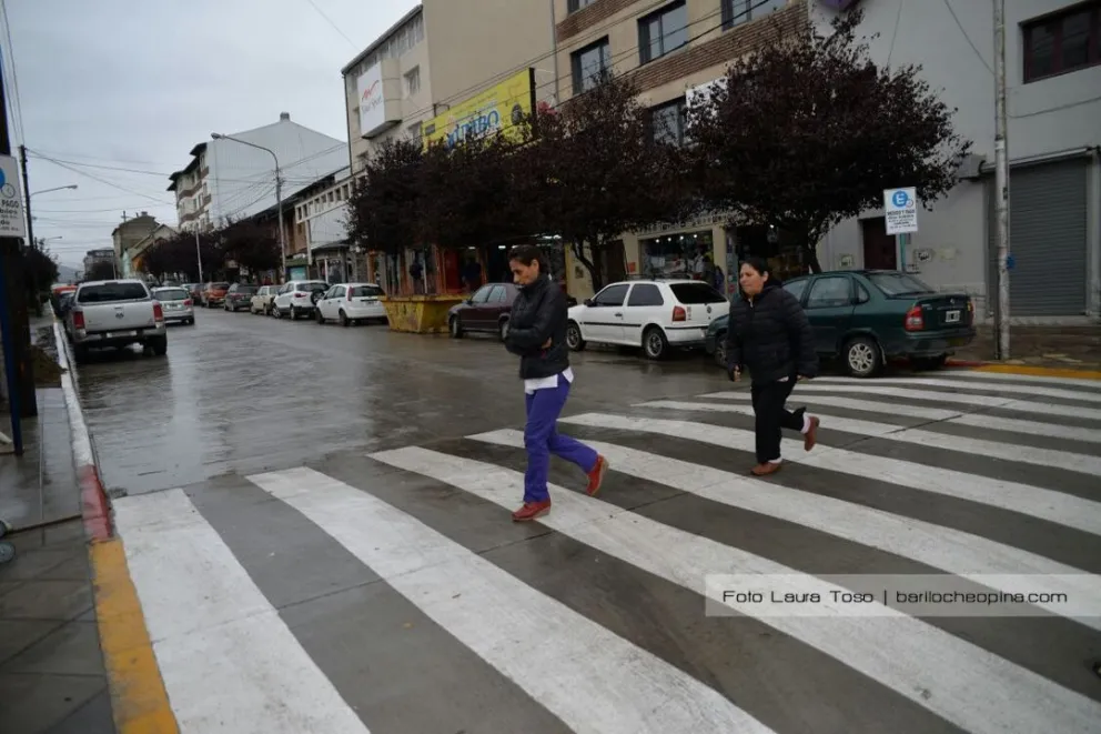 Emiten un alerta amarillo por vientos fuertes y  lluvias intensas para este martes