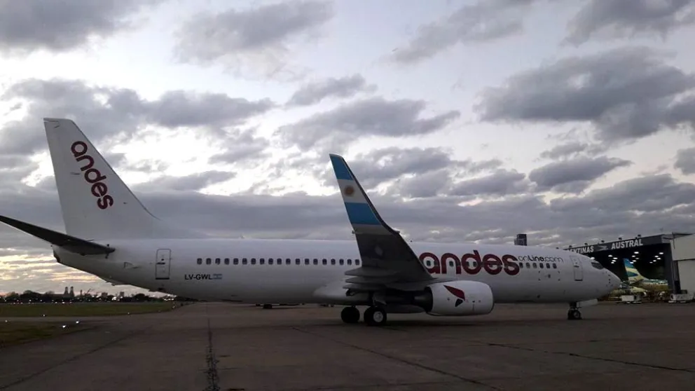 Andes Líneas Aéreas sumó dos aviones más Boeing 737-700