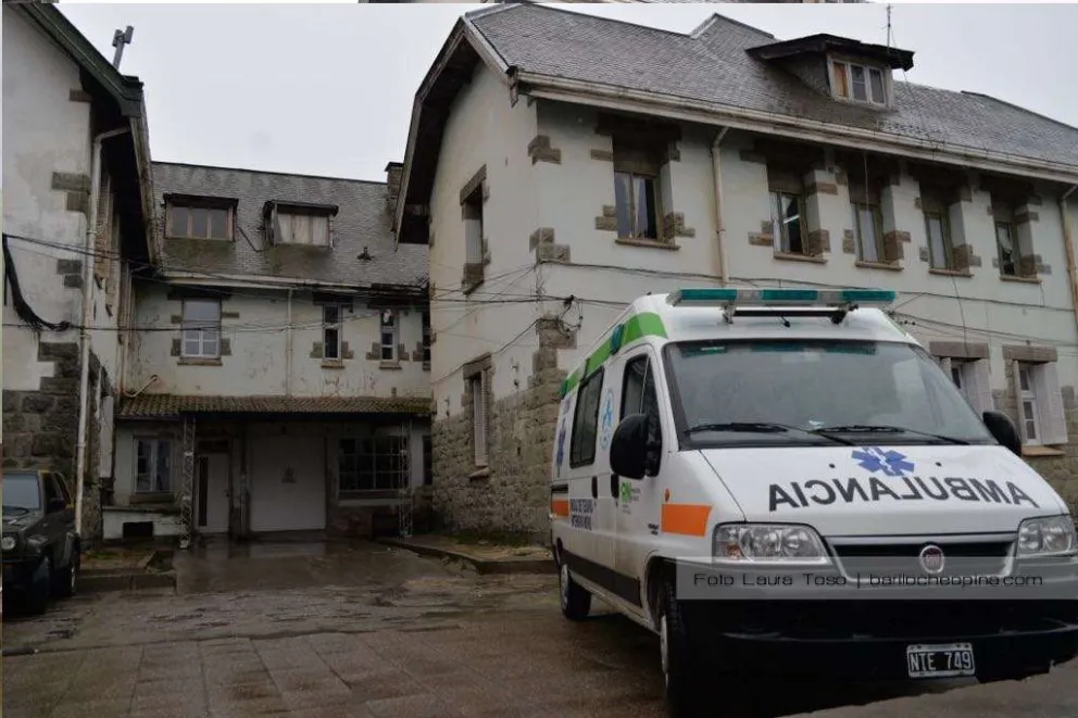 Un hombre se encuentra en terapia intensiva tras el incendio de su vivienda en Valle Azul