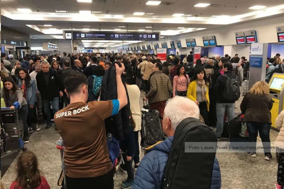 Aeronáuticos realizarán asambleas en Aeroparque y habrá demoras en los vuelos