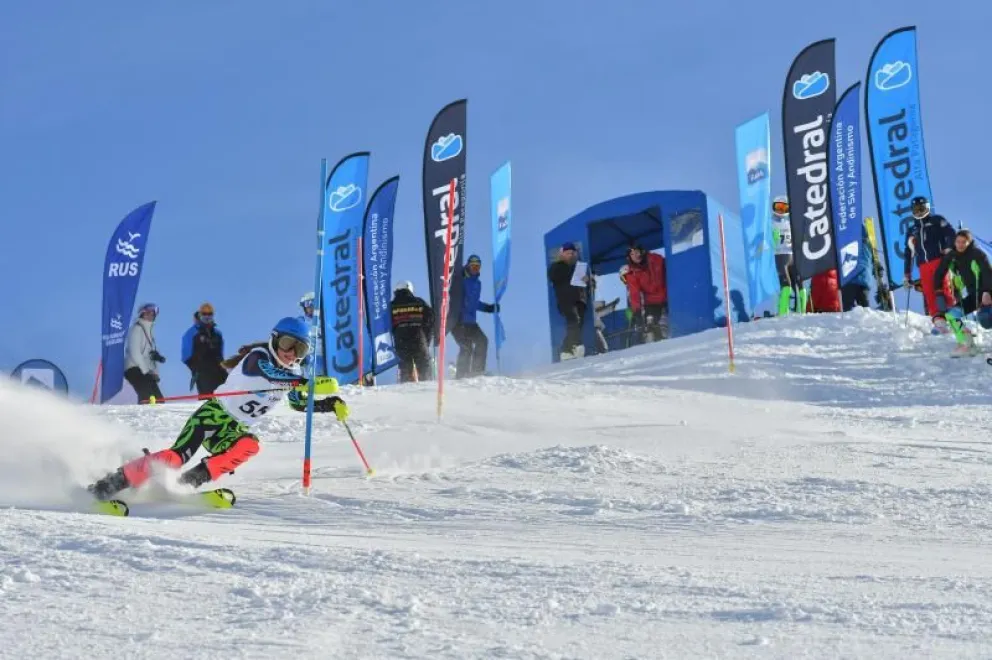 Continúa la semana Internacional FIS de Esquí Alpino en Catedral