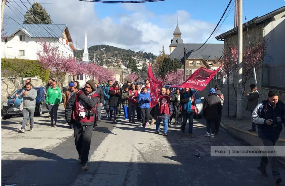 Radio abierta y abrazo de empleados estatales al Hospital Zonal